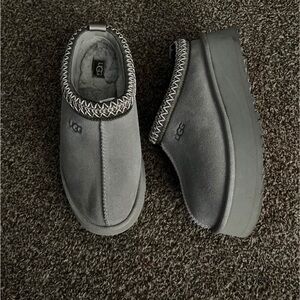 UGG Tazz II Gray Platform Slip-Ons